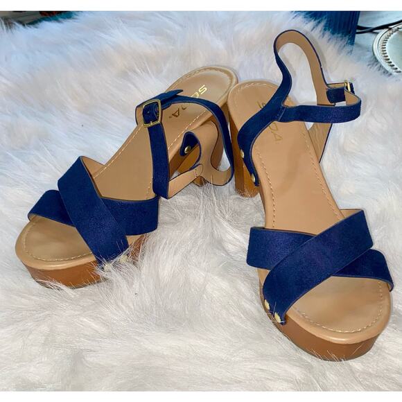 Crisscross Band Chunky Platform- Size 8.5 - Picture 10 of 12